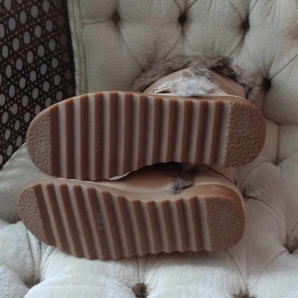 Coach boots size 6 - Picture 6 of 6
